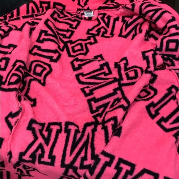 ULTRA SOFT PINK BY VICTORIA’S SECRET ROBE - Picture 6 of 7